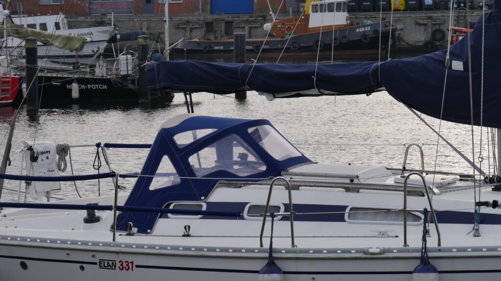 Sprayhood blau und beige für eine Elan 331