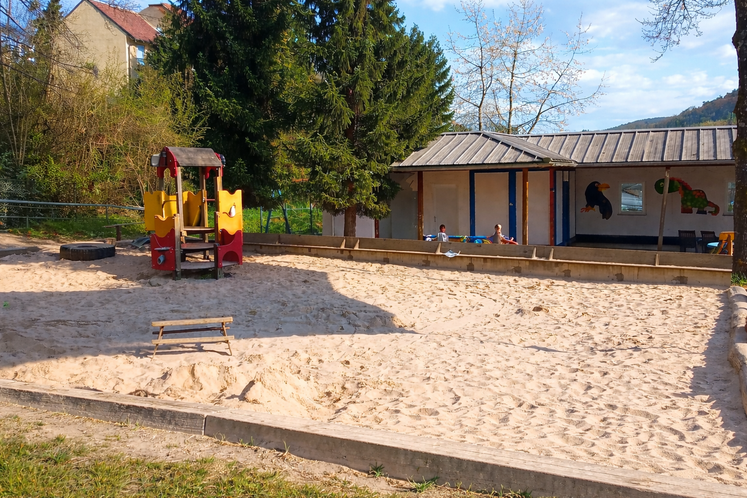 Kitasandkasten ohne Sonnensegel